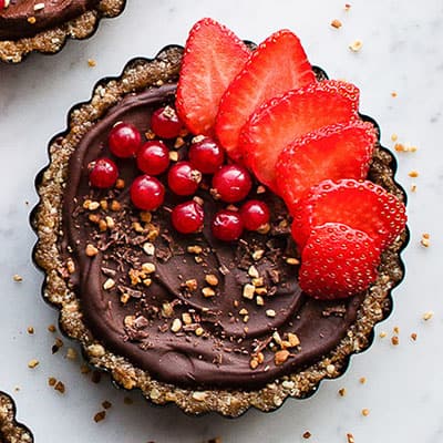 Easy Raw Vegan Chocolate Tartlets