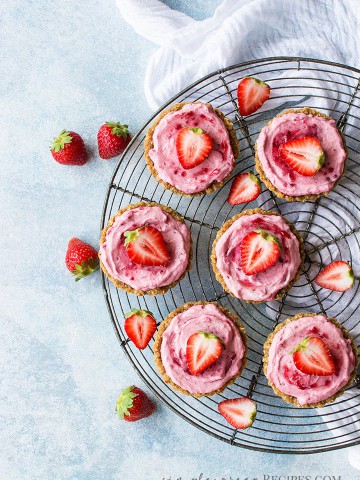 Easy Vegan Strawberry Mousse Tarts
