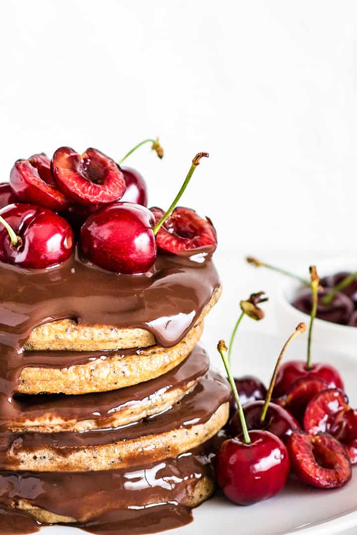 7-Ingredient Gluten-free Almond Flour Pancakes
