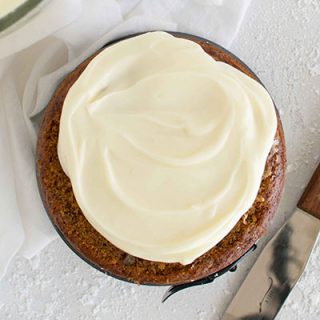 Easy vegan cream cheese frosting